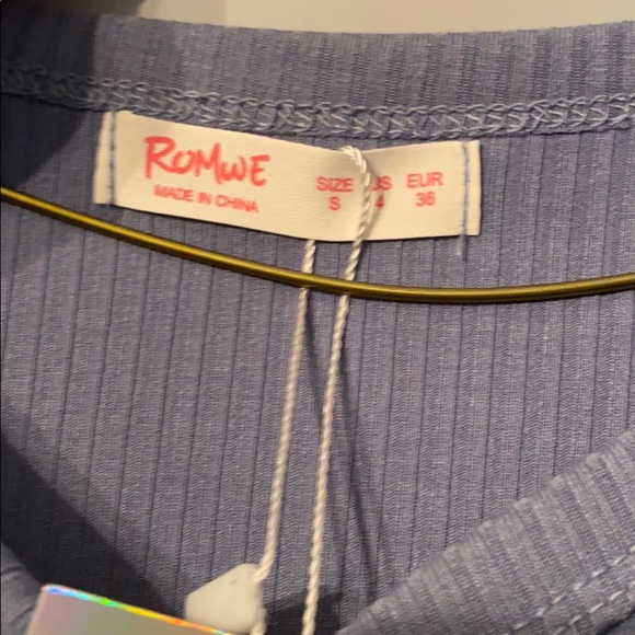 Cute button up T shirt - Picture 2 of 3